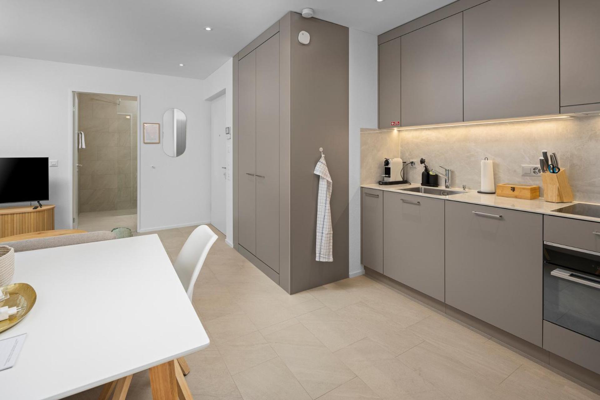 Stayy Flagship Limmattal - Contactless Check-in Apartment Schlieren